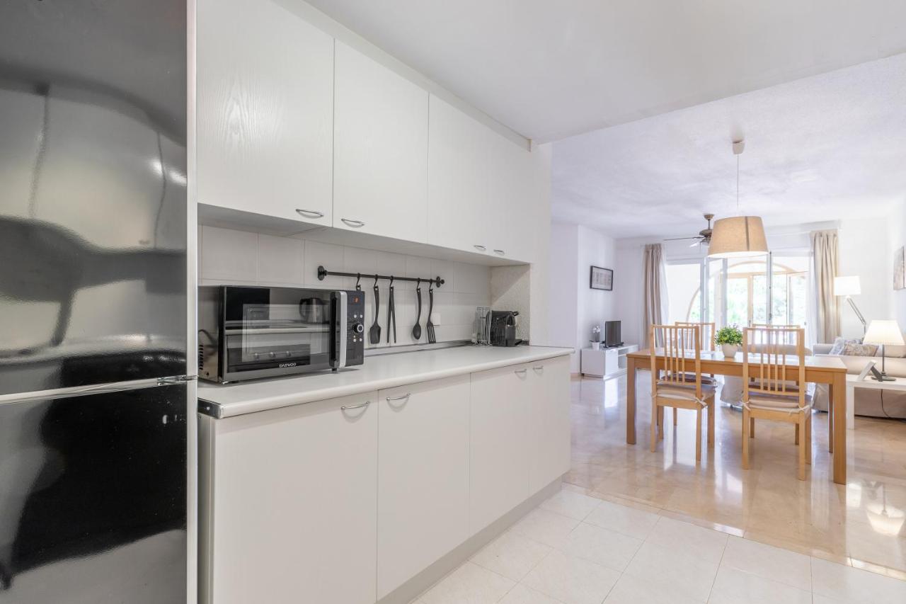 Simplicity Luxury Apartment Алтеа Екстер'єр фото